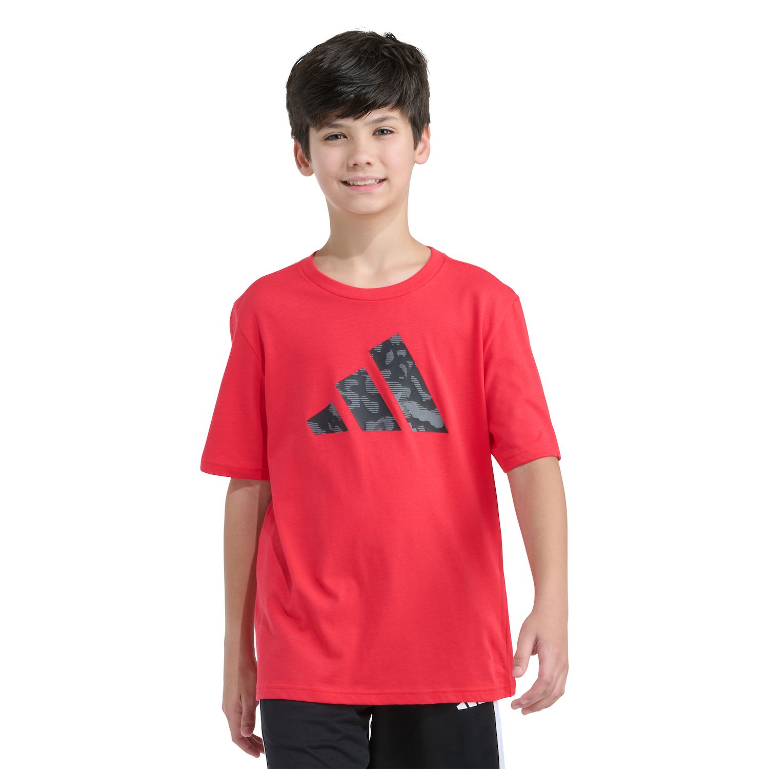 Футболка adidas Short Sleeve Lenticular Camo Logo Graphic для мальчиков, цвет: Чистый рубиновый — фото 1