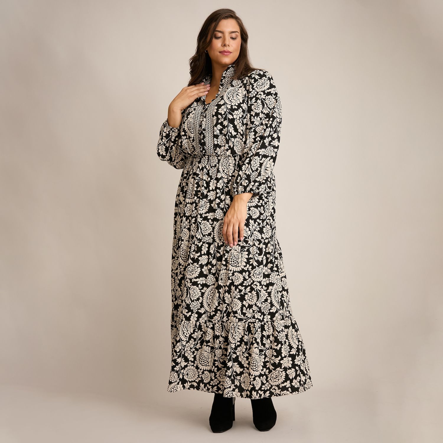 Женские платья London Times Plus Size London Times Ruffle Neck Smocked Waist Tiered Maxi Dress