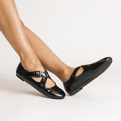 Journee Ivanna Women's Almond Toe Buckle Detail Mary Jane Flats
