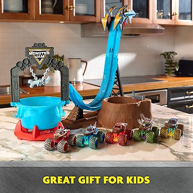 Monster Jam Dunk Tank Playset with Water Feature