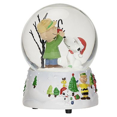 Roman Musical Charlie Brown and Snoopy Snow Globe Table Decor 5.25"