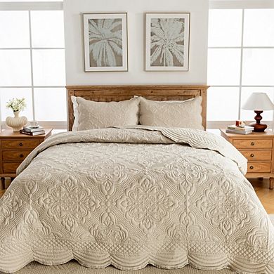 Wholinens 3 Piece Scalloped Edge Floral Bedspread Quilt Set