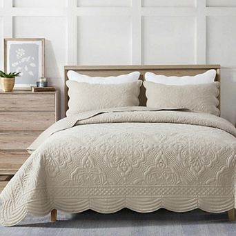 Wholinens Embroidered Damask Pattern Quilt Set 3 Pcs, Scalloped Edge Bedspread Set