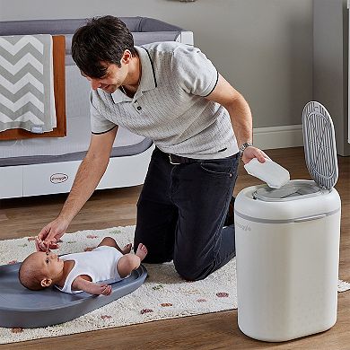 Shnuggle Squishy Changing Mat + Newborn Bath Bundle