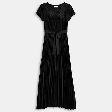 Women's Sandra Darren Short Sleeve Pleated Dress