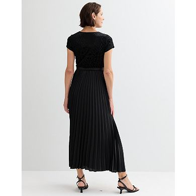 Women's Sandra Darren Short Sleeve Pleated Dress