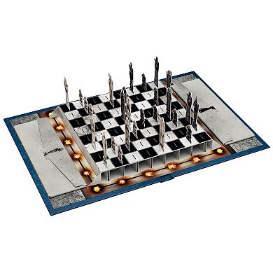 Insight Editions Harry Potter Pocket Pop-Up Wizard Chess Set