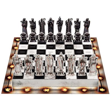 Insight Editions Harry Potter Pocket Pop-Up Wizard Chess Set