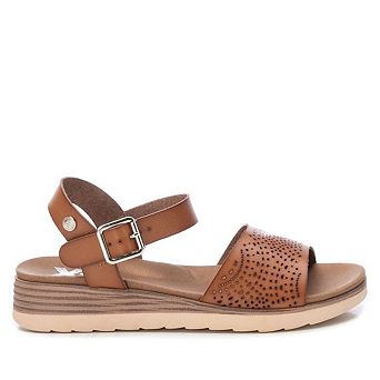 Women's Flat Sandals By XTI, Medium Brown 14084801