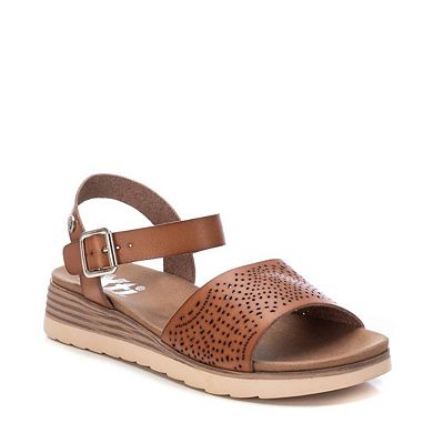 Women's Flat Sandals By XTI, Medium Brown 14084801