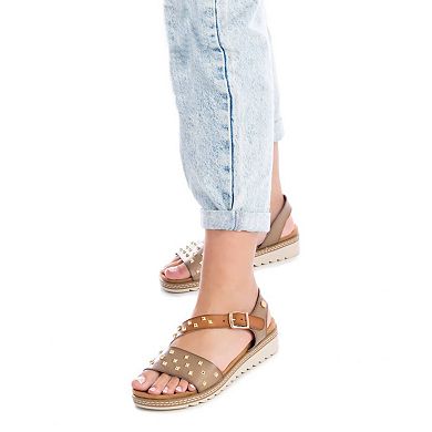 Women's Wedge Sandals With Gold Studs, Light Brown 14133001