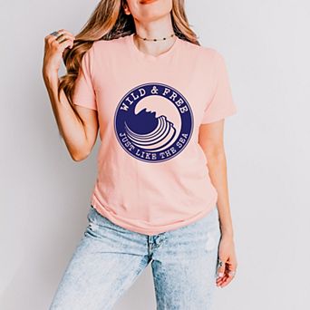 Wild And Free Circle - Women's Short Sleeve Graphic T-Shirt