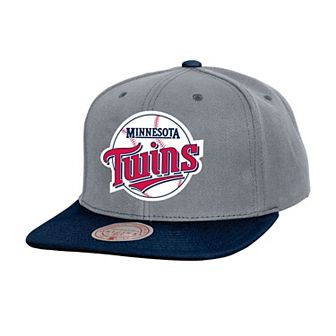 Men's Mitchell & Ness Gray Minnesota Twins Cooperstown Collection Basic Flip Snapback Hat
