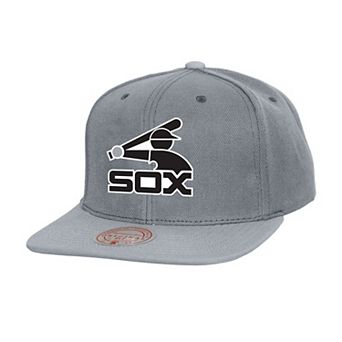 Men's Mitchell & Ness Gray Chicago White Sox Cooperstown Collection Basic Flip Snapback Hat