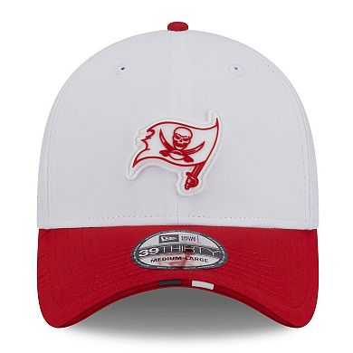 Men's New Era White/Red Tampa Bay Buccaneers 2025 NFL Training Camp 39THIRTY Flex Hat