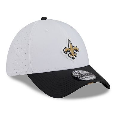 Men's New Era White/Black New Orleans Saints 2025 NFL Training Camp 39THIRTY Flex Hat