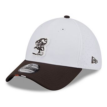 Men's New Era White/Brown Cleveland Browns 2025 NFL Training Camp Throwback Logo 39THIRTY Flex Hat