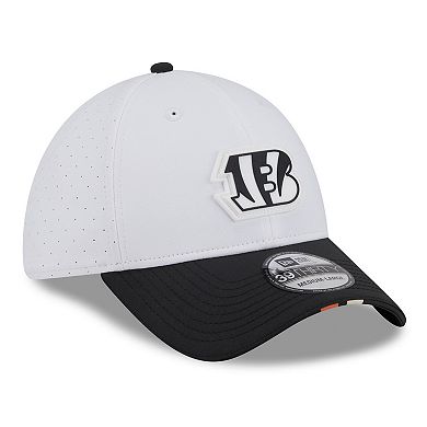 Men's New Era White/Black Cincinnati Bengals 2025 NFL Training Camp 39THIRTY Flex Hat