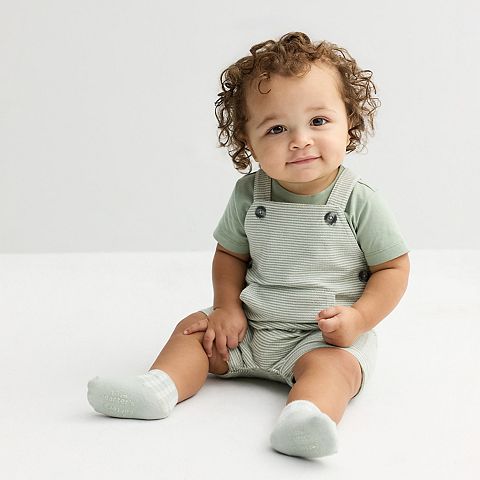 Комплект для малышей Carter's: топ и комбинезон в полоску