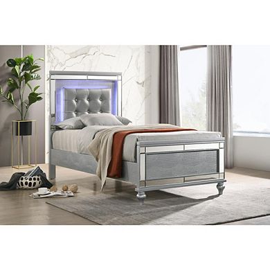 New Classic Furniture Furniture Contemporary Solid Wood 3/3 Twin Bed in Silver