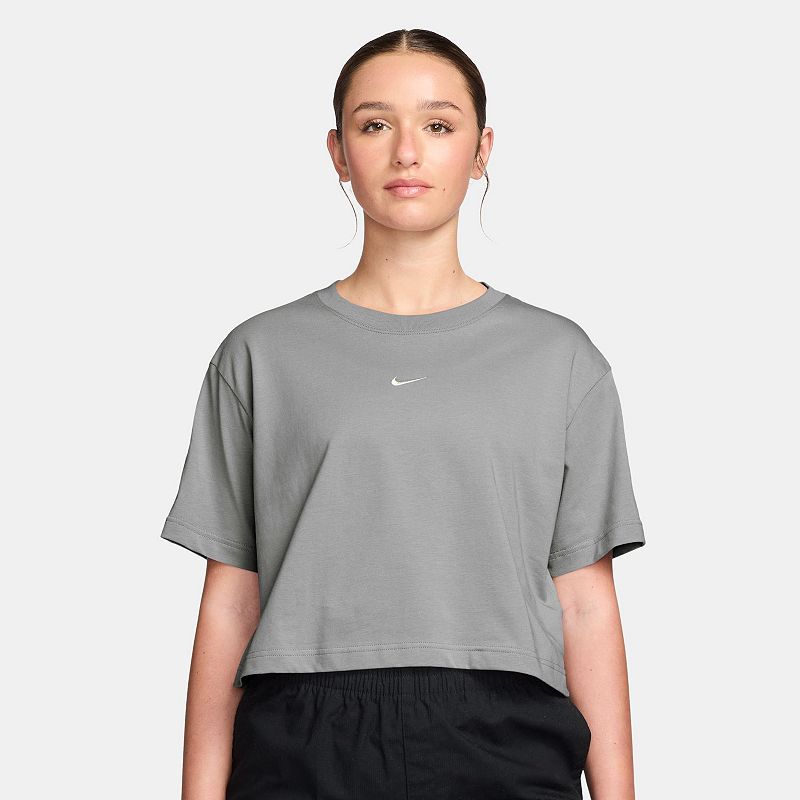 Women’s Nike Sportswear Loose Short Sleeve Cropped T-Shirt, Women's