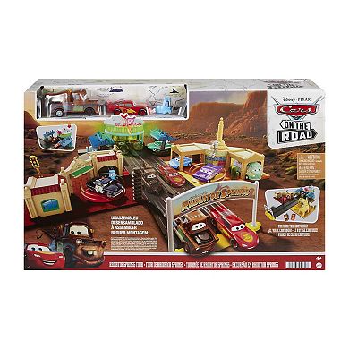 Mattel Disney and Pixar's Cars Radiator Springs Tour Playset with 2 Toy Cars