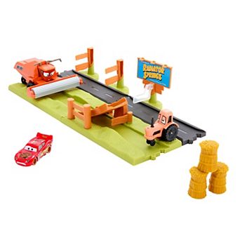Mattel Disney and Pixar Cars Frank Escape & Stunt Race Playset with Lightning McQueen