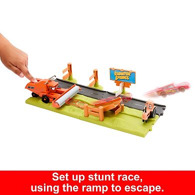 Mattel Disney and Pixar Cars Frank Escape & Stunt Race Playset with Lightning McQueen