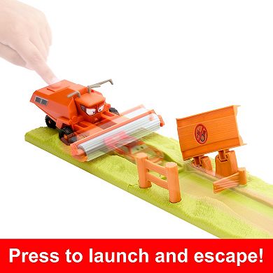 Mattel Disney and Pixar Cars Frank Escape & Stunt Race Playset with Lightning McQueen