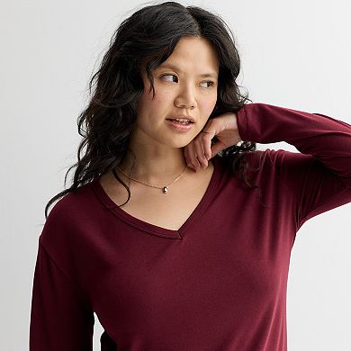 Juniors' Plus Size SO® Long Sleeve V-Neck Tee with TRS Fabric