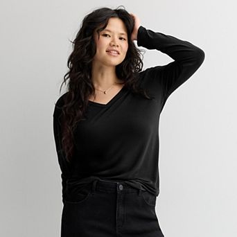 Juniors' Plus Size SO® Long Sleeve V-Neck Tee with TRS Fabric