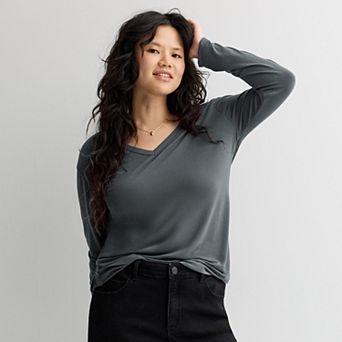Juniors' Plus Size SO® Long Sleeve V-Neck Tee with TRS Fabric