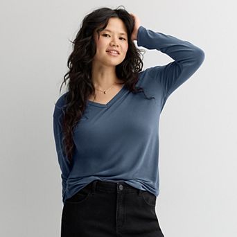 Juniors' Plus Size SO® Long Sleeve V-Neck Tee with TRS Fabric