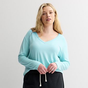 Juniors' Plus Size SO® Long Sleeve V-Neck Tee