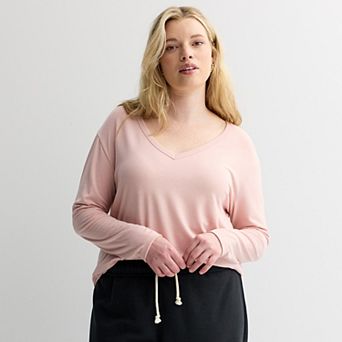 Juniors' Plus Size SO® Long Sleeve V-Neck Tee with TRS Fabric