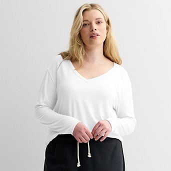 Juniors' Plus Size SO® Long Sleeve V-Neck Tee with TRS Fabric