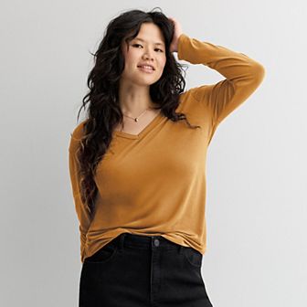 Juniors' Plus Size SO® Long Sleeve V-Neck Tee with TRS Fabric