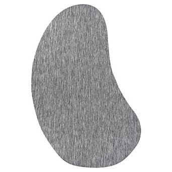 Evan Modern Rustic Organic Curve Indoor/Outdoor Shaped Area Rug