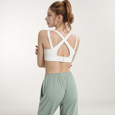 Women's Scoop Neck Active Sports Bra with Wide Adjustable Straps and Seam Detailing