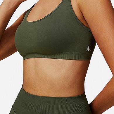 Women's Seamless Sports Bra with Scoop Neck and Thin Fixed Straps