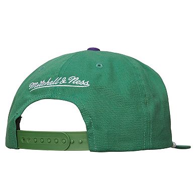 Men's Mitchell & Ness Green Milwaukee Bucks Ascend Deadstock Snapback Hat