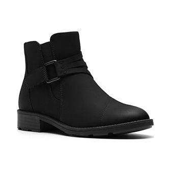 Clarks Adalynn Faye Women's Ankle Boots with Block Heel and Zip Closure