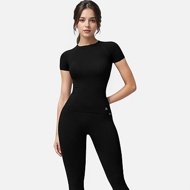 Women's Short Sleeve Seamless Fitted Tee with Crew Neck and Stretch Fabric