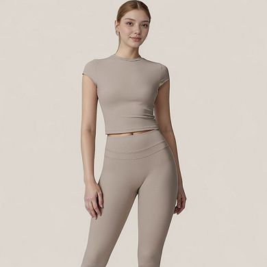 Women's Fitted Crop Active Tee Short Sleeve Round Neck Stretch Performance Fabric