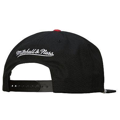 Men's Mitchell & Ness Black Philadelphia 76ers Ascend Deadstock Snapback Hat
