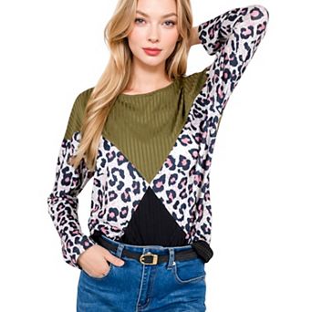 Women's Long Sleeve Ribbed Knit Top with Leopard Print Contrast and V-Cut Design