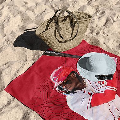 Cincinnati Reds Elly De La Cruz Beach Towel