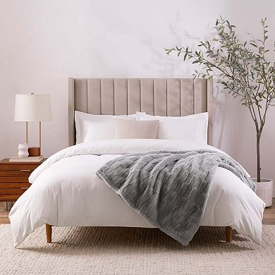 Aston & Arden Luxe Gray Mink Poly Faux Fur Throw 50x70 Light Grey