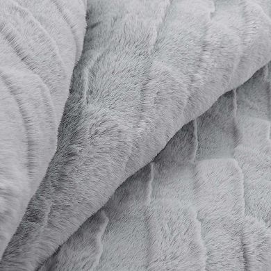 Aston & Arden Luxe Gray Mink Poly Faux Fur Throw 50x70 Light Grey