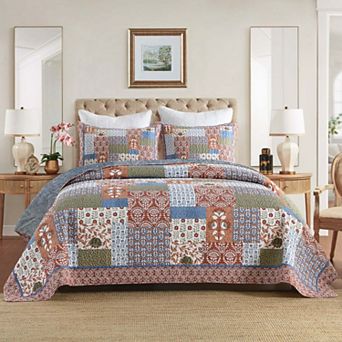 MarCielo 3 pc Floral Patchwork Pattern Quilt Bedspread Set
